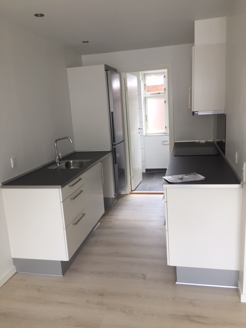 Vardevej 79B, Super lækker renoveret 2 værelses lejlighed.